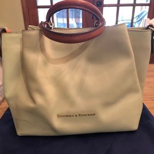 Dooney & Bourke large Barlow purse